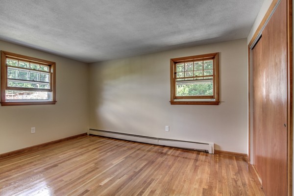 46 Dix Rd Extension Woburn, MA 01801 - Photo 16 of 30