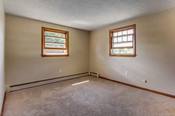 46 Dix Rd Extension Woburn, MA 01801 - Photo 17 of 30