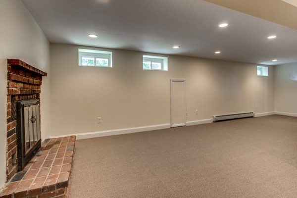 46 Dix Rd Extension Woburn, MA 01801 - Photo 21 of 30