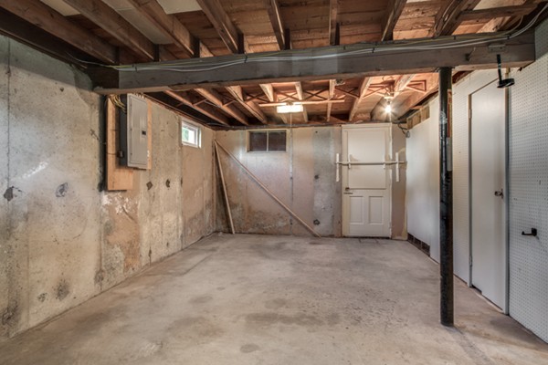 46 Dix Rd Extension Woburn, MA 01801 - Photo 27 of 30