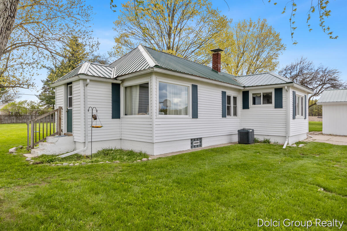 20690 Coolidge Road Big Rapids, MI 49307 - Photo 2 of 23 20690-Coolidge_001