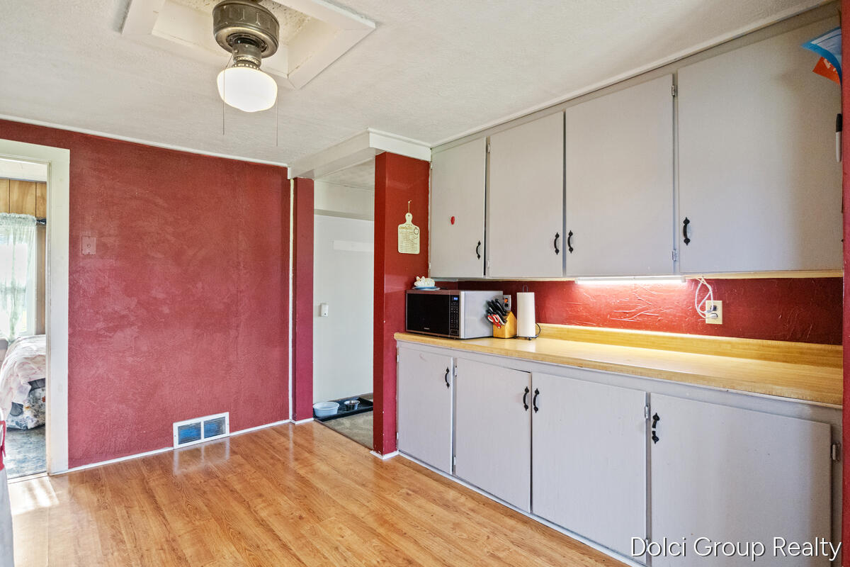 20690 Coolidge Road Big Rapids, MI 49307 - Photo 9 of 23 20690-Coolidge_007
