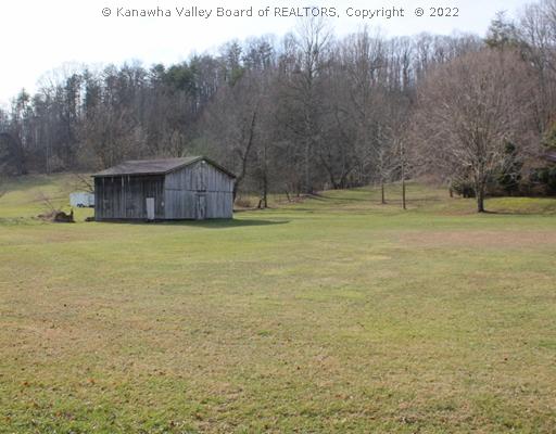 137 Fletcher Road Hurricane, WV 25526 - Photo 14 of 16 Stable/Barn.