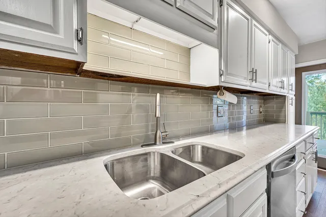 $329,000 | 216 Windward Drive Southwest, Unit 216, Roanoke, VA 24018