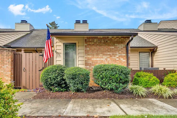 $295,000 | 216 Windward Drive Southwest, Unit 216, Roanoke, VA 24018