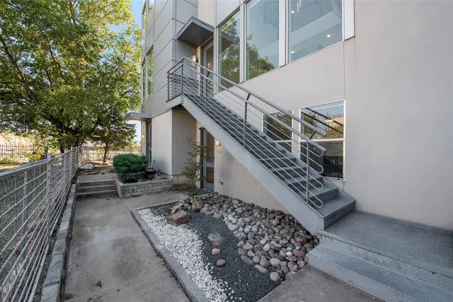 $399,999 | 959 West Bluff Street, Unit 105, Fort Worth, TX 76102