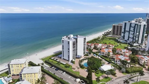 $999,000 | 3951 Gulf Shore Boulevard North, Unit 302, Naples, FL 34103