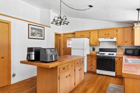 4607 Reforestation Road Suamico, WI 54313 - Photo 20 of 37 Kitchen 6
