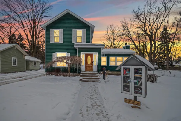 $199,900 | 20 South West Street, Hillsdale, MI 49242