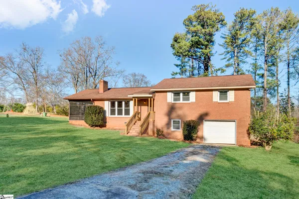 $224,900 | 301 Dixon Street, Clinton, SC 29325