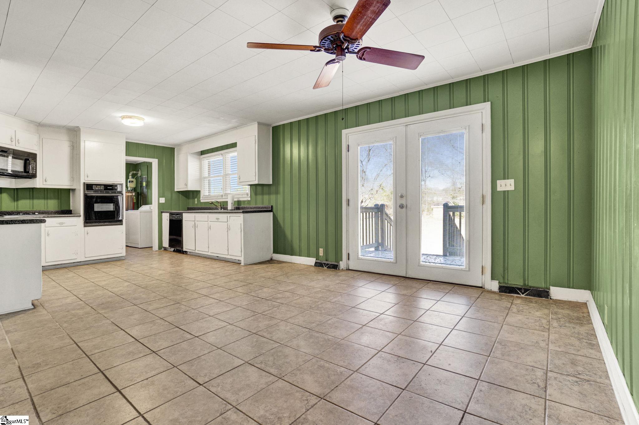 301 Dixon Street Clinton, SC 29325 - Photo 12 of 43