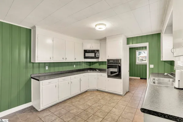 $224,900 | 301 Dixon Street, Clinton, SC 29325