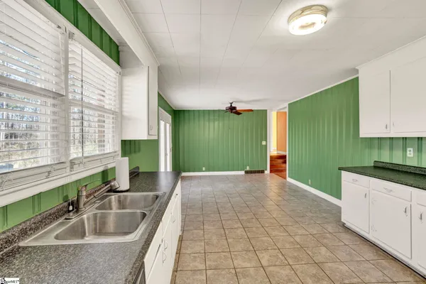 $224,900 | 301 Dixon Street, Clinton, SC 29325