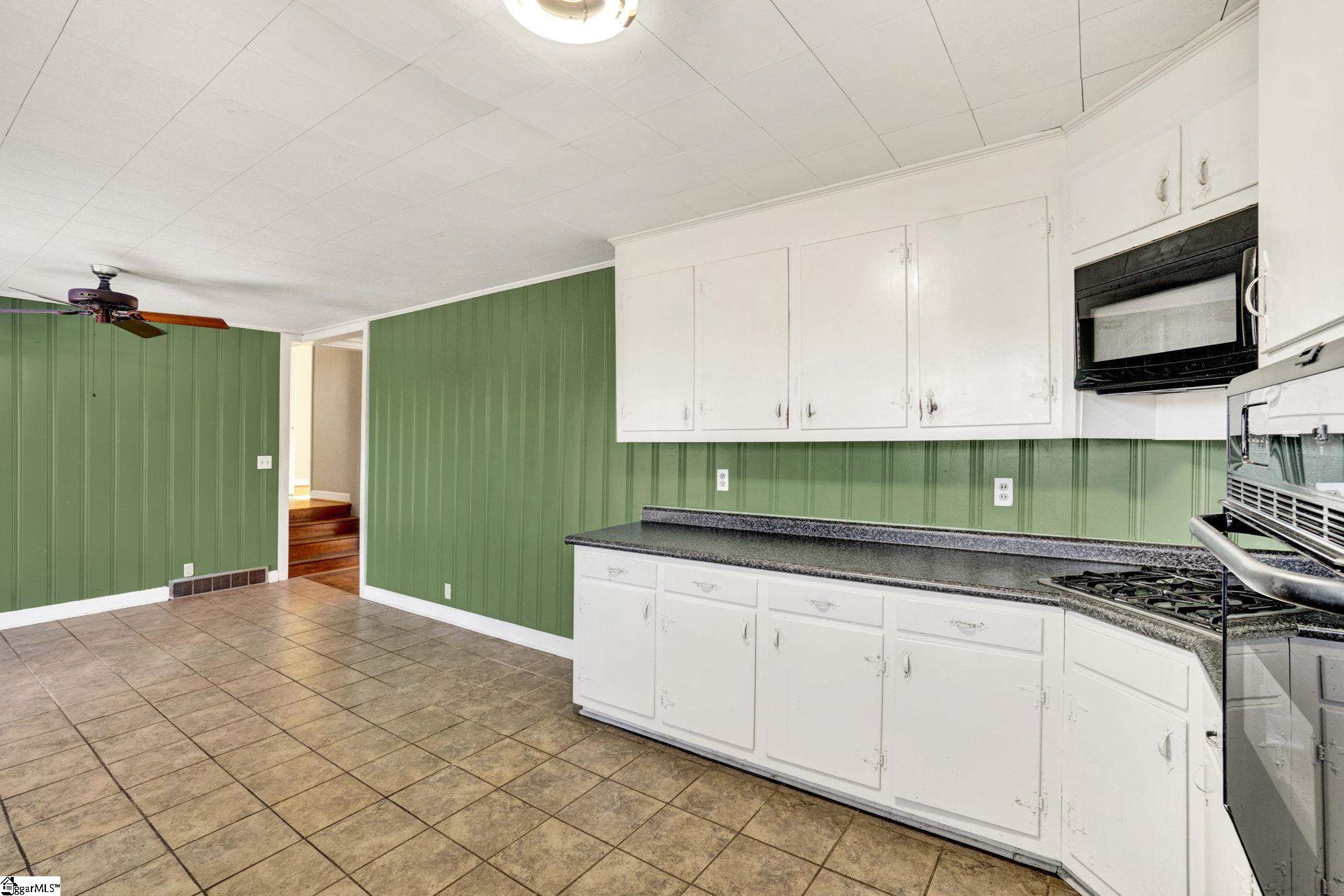 301 Dixon Street Clinton, SC 29325 - Photo 18 of 43