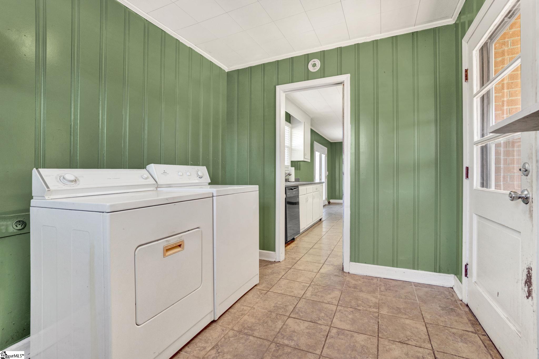 301 Dixon Street Clinton, SC 29325 - Photo 20 of 43