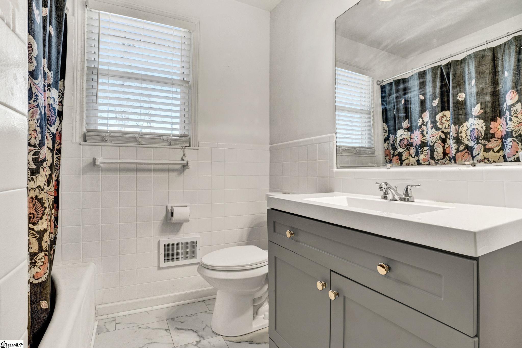 301 Dixon Street Clinton, SC 29325 - Photo 21 of 43