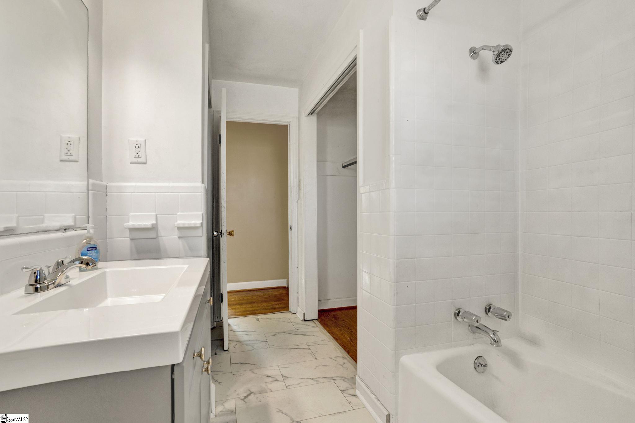 301 Dixon Street Clinton, SC 29325 - Photo 22 of 43