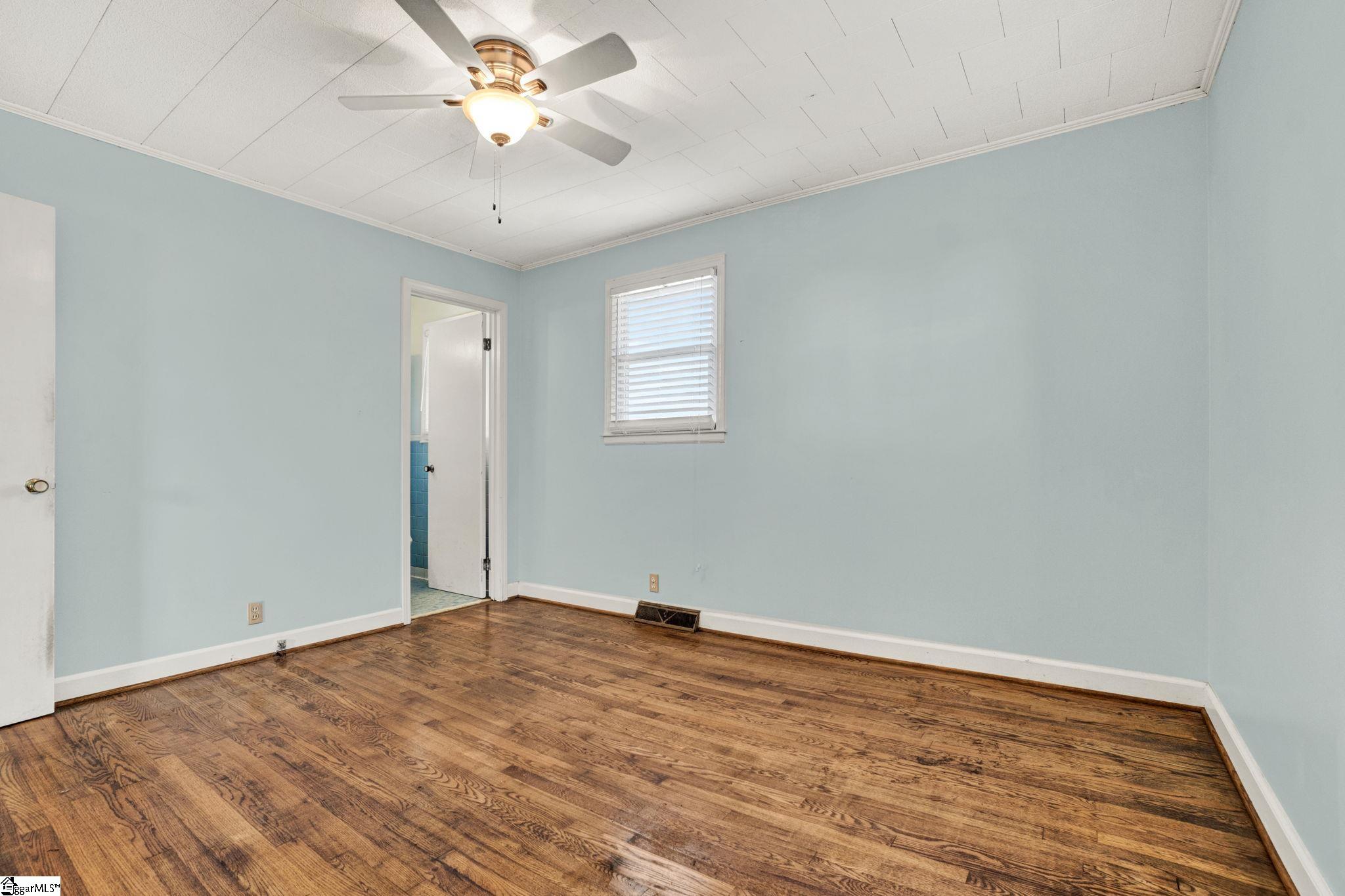 301 Dixon Street Clinton, SC 29325 - Photo 28 of 43