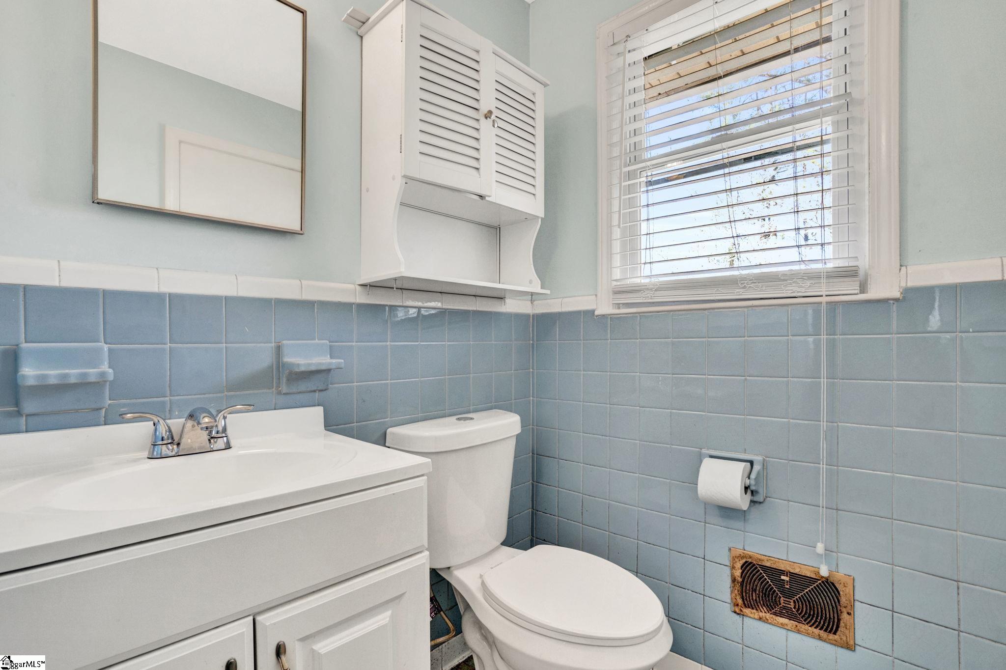 301 Dixon Street Clinton, SC 29325 - Photo 30 of 43