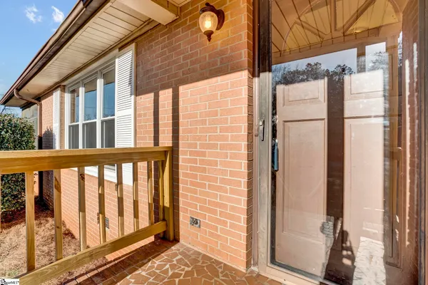 $224,900 | 301 Dixon Street, Clinton, SC 29325