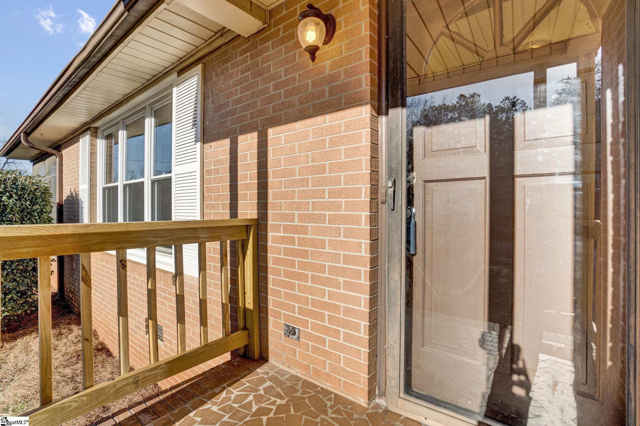 301 Dixon Street Clinton, SC 29325 - Photo 35 of 43