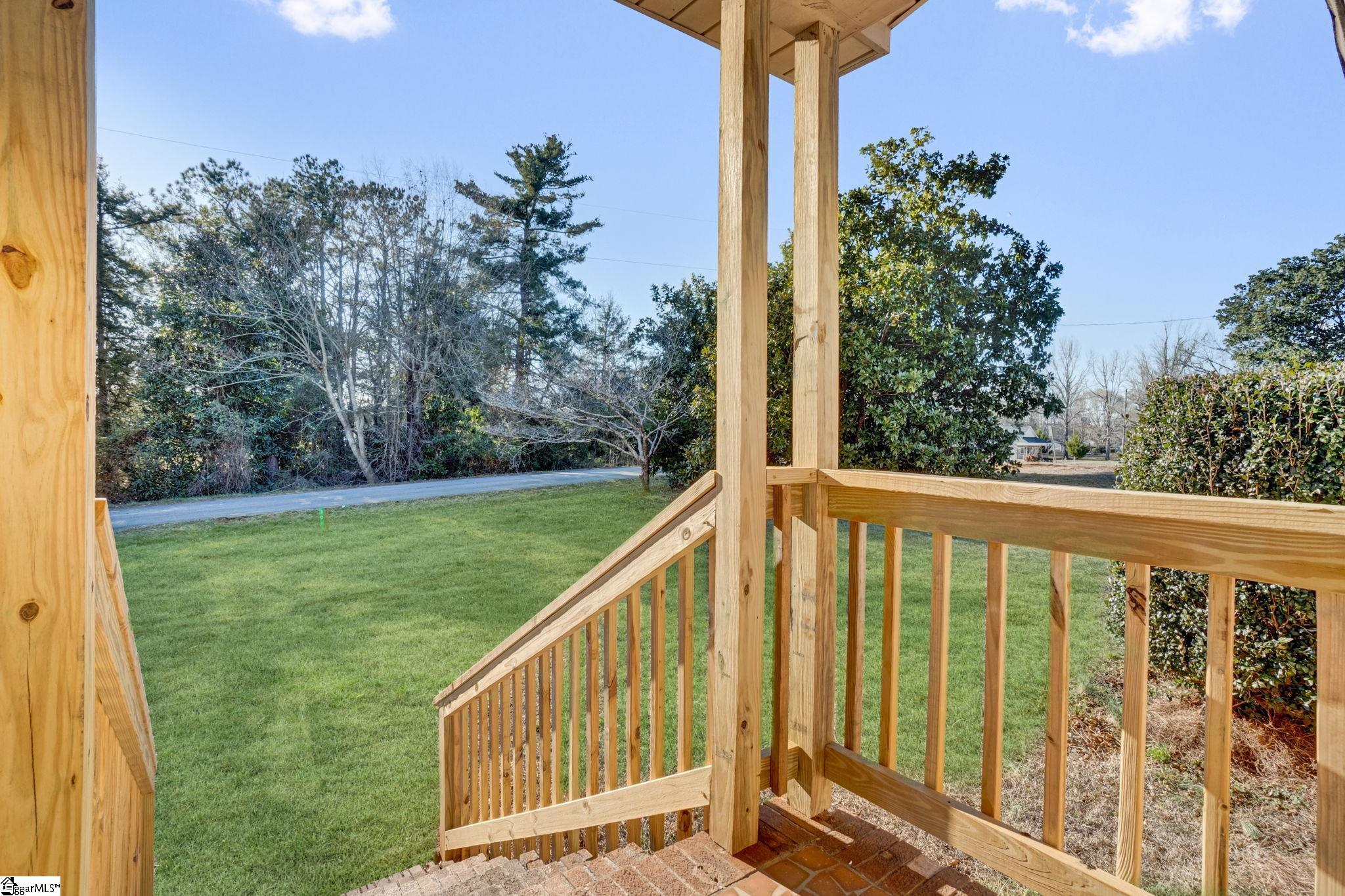 301 Dixon Street Clinton, SC 29325 - Photo 37 of 43