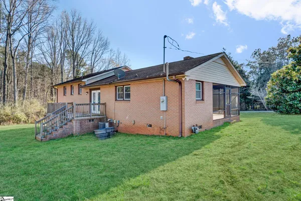 $224,900 | 301 Dixon Street, Clinton, SC 29325
