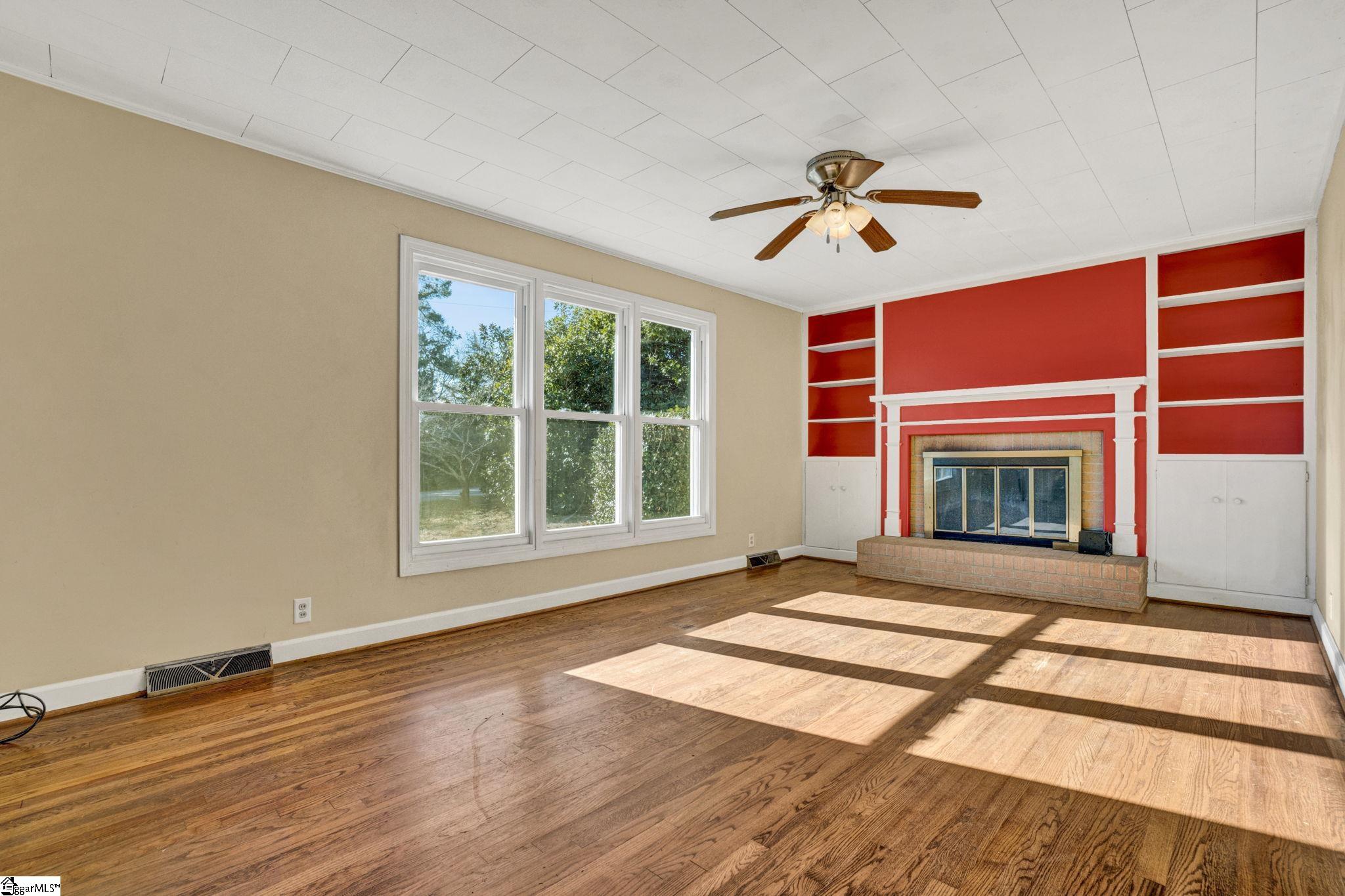 301 Dixon Street Clinton, SC 29325 - Photo 7 of 43