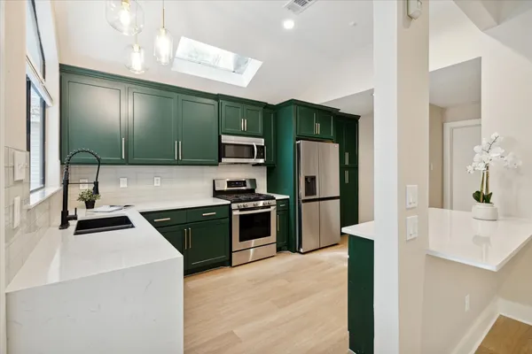 $2,495 | 31 Fire Flicker Place, The Woodlands, TX 77381