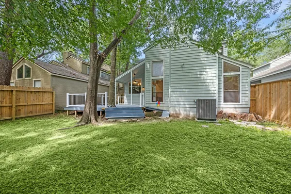 $2,495 | 31 Fire Flicker Place, The Woodlands, TX 77381