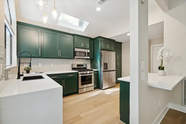 $2,495 | 31 Fire Flicker Place, The Woodlands, TX 77381