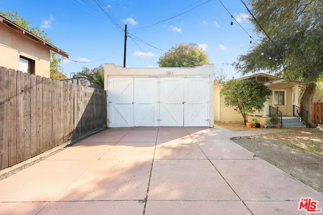 $1,100,000 | 4546 Eagle Rock Boulevard, Los Angeles, CA 90041