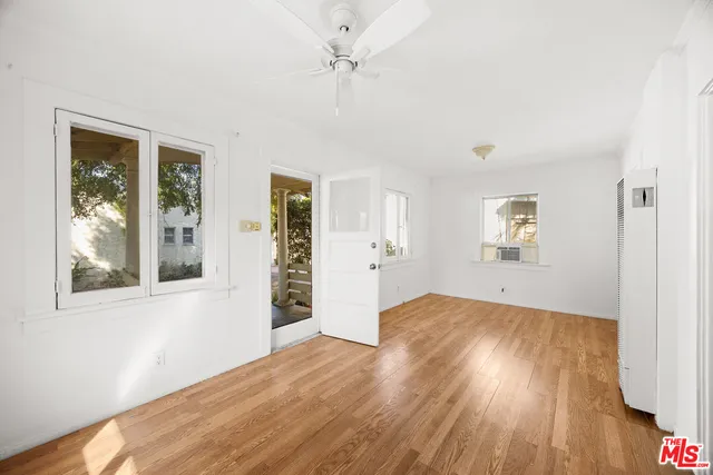 $1,100,000 | 4546 Eagle Rock Boulevard, Los Angeles, CA 90041