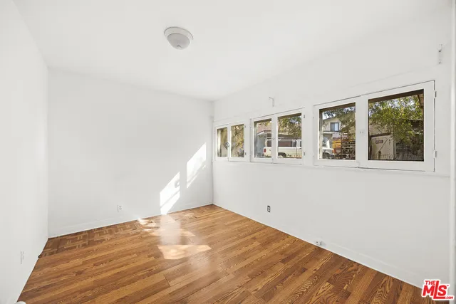 $1,100,000 | 4546 Eagle Rock Boulevard, Los Angeles, CA 90041