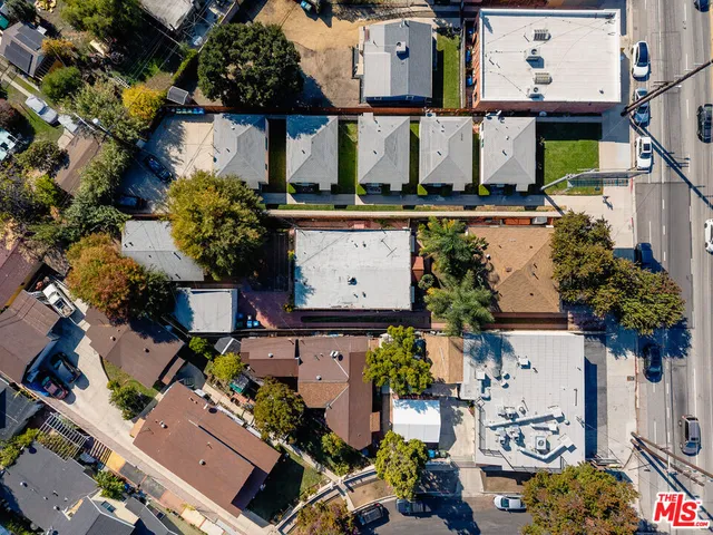 $1,100,000 | 4546 Eagle Rock Boulevard, Los Angeles, CA 90041