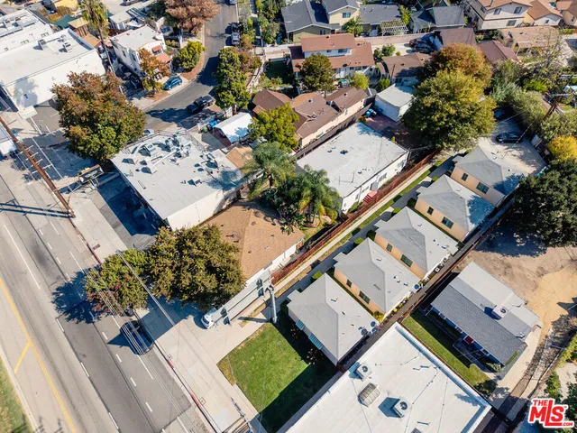 $1,100,000 | 4546 Eagle Rock Boulevard, Los Angeles, CA 90041