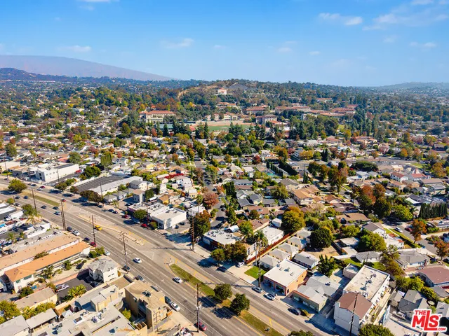 $1,100,000 | 4546 Eagle Rock Boulevard, Los Angeles, CA 90041