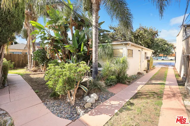 $1,100,000 | 4546 Eagle Rock Boulevard, Los Angeles, CA 90041