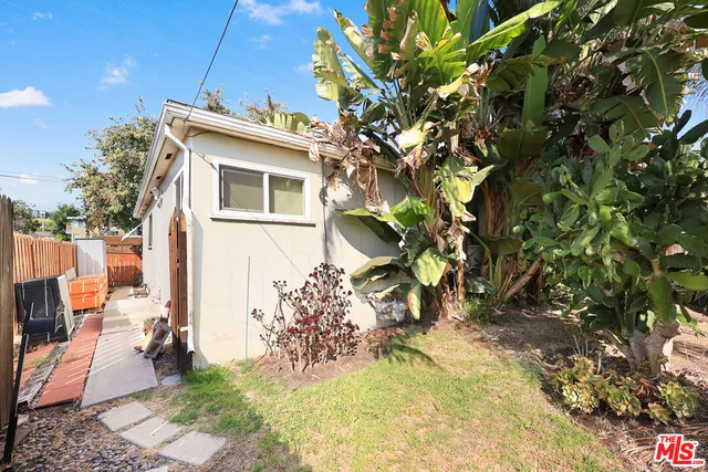 $1,100,000 | 4546 Eagle Rock Boulevard, Los Angeles, CA 90041