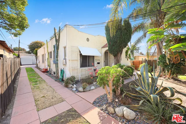 $1,100,000 | 4546 Eagle Rock Boulevard, Los Angeles, CA 90041