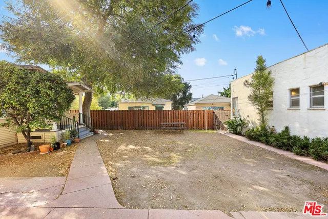 $1,100,000 | 4546 Eagle Rock Boulevard, Los Angeles, CA 90041