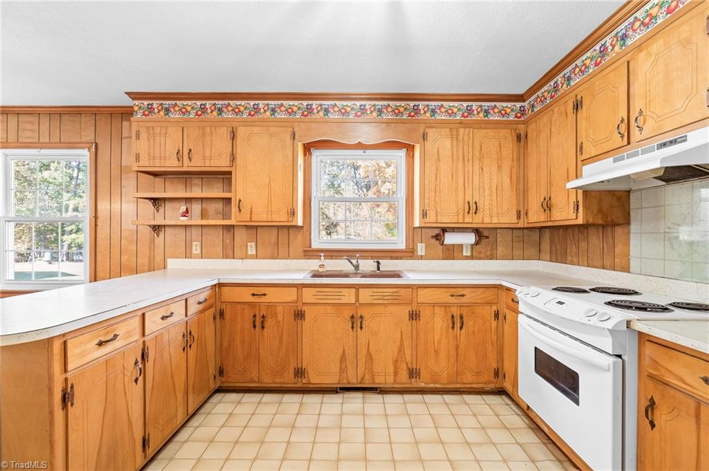 1835 Greentree Road Burlington, NC 27217 - Photo 11 of 30