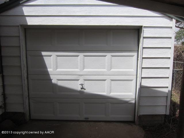 4112 South Ong Street Amarillo, TX 79110 - Photo 11 of 16 a close view of closet
