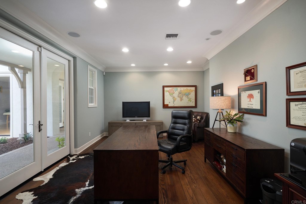3566 Calle Palmito Carlsbad, CA 92009 - Photo 14 of 40 a workspace with furniture and window