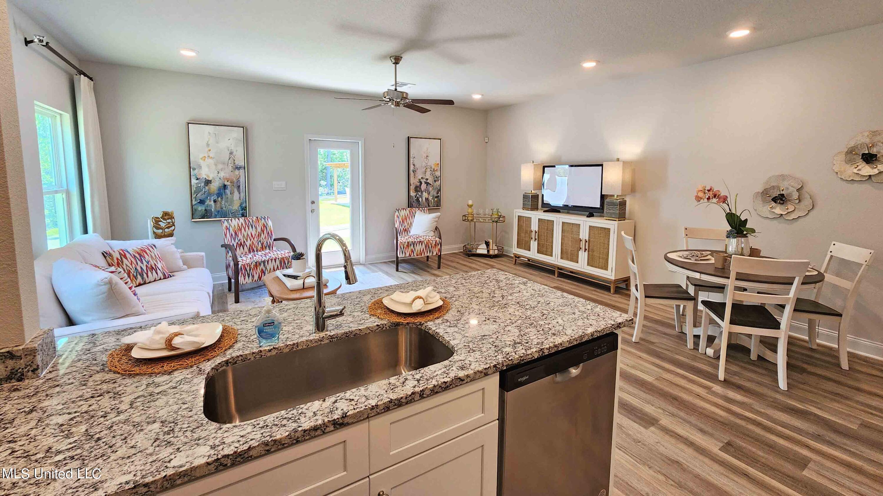 122 Debuys Road Biloxi, MS 39531 - Photo 6 of 31 004__