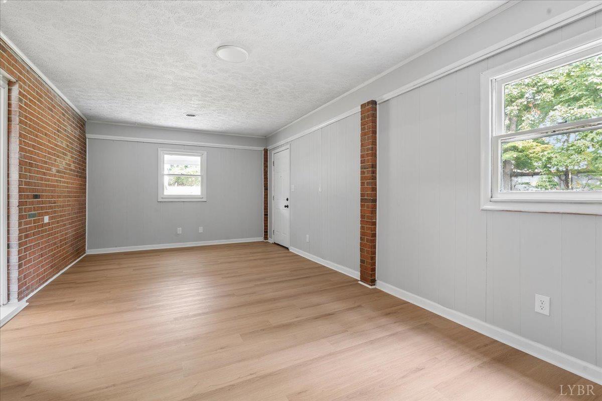 123 Elmwood Lane Rustburg, VA 24588 - Photo 10 of 26 Gallery Image 10