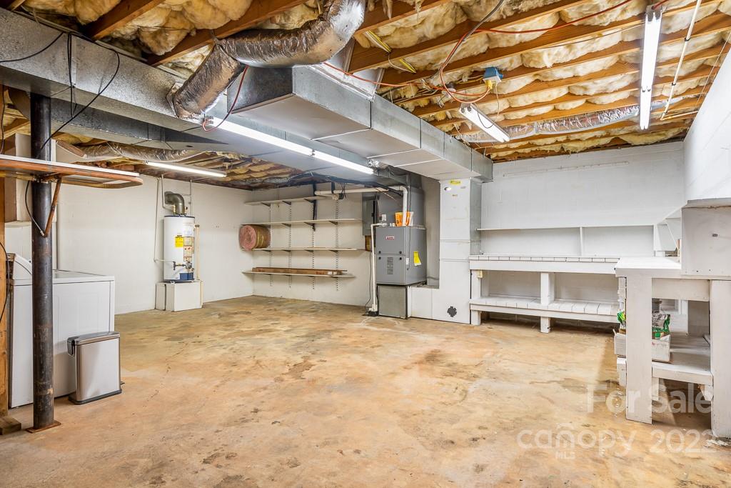 7224 Price Point Denver, NC 28037 - Photo 16 of 31 a view of a storage & utility room