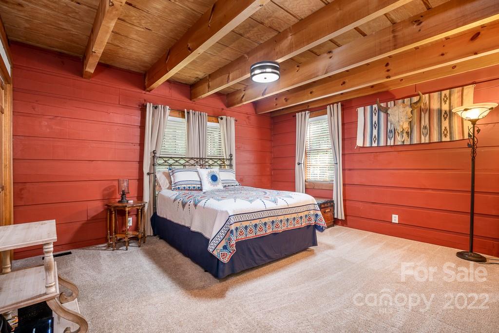 7224 Price Point Denver, NC 28037 - Photo 5 of 31 a large bed sitting in a room next to a window