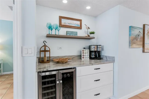 $1,250,000 | 17500 Gulf Boulevard, Unit 407, Redington Shores, FL 33708