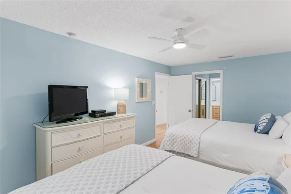 $1,250,000 | 17500 Gulf Boulevard, Unit 407, Redington Shores, FL 33708